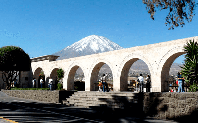 Flight to Arequipa + City Tour - 2