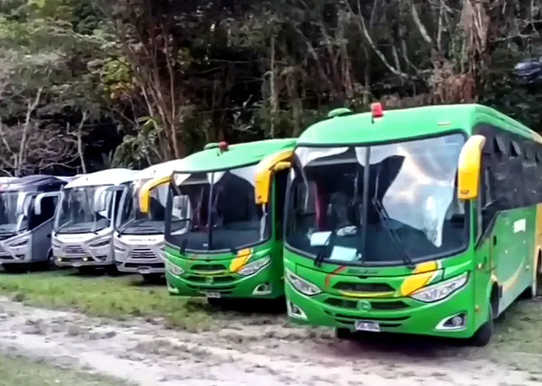 Bus a Machu Picchu 2026: Precios reales, horarios y cuál de las 2 empresas te conviene más