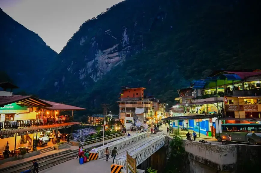 Aguas Calientes 2026: qué hacer, dónde comer y alojarse en Machu Picchu Pueblo